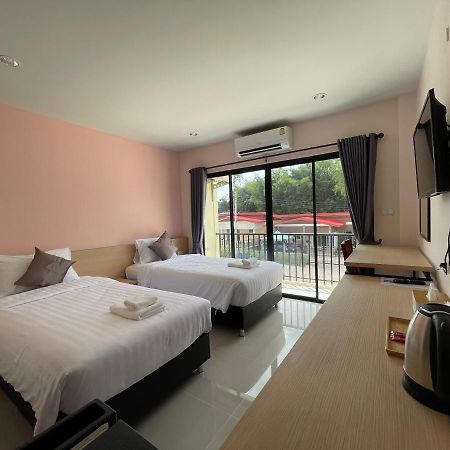 โรงแรมนิยม เอสทีเอ็น 2 - Niyom Stn 2 Hotel Ban Phue Εξωτερικό φωτογραφία