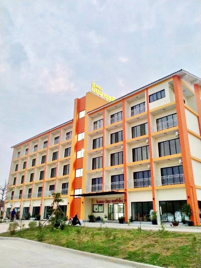 โรงแรมนิยม เอสทีเอ็น 2 - Niyom Stn 2 Hotel Ban Phue Εξωτερικό φωτογραφία
